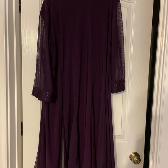 R&M Richards plum flare 2-piece evening dress - Picture 10 of 12